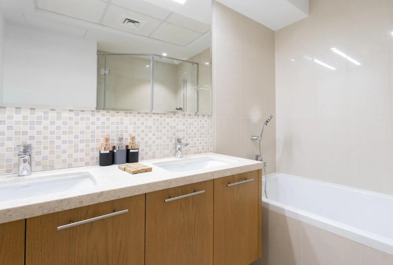 Skyline Luxury 2Br Plus 1 Gr With Burj Khalifa & Fountain Views In Bellevue Towers Dubai 0*,  United Arab Emirates